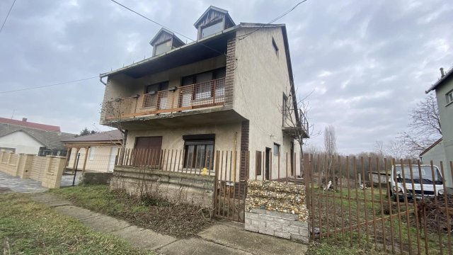 Eladó családi ház, Dunaföldváron 34.7 M Ft, 4 szobás