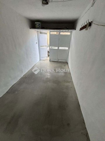 Eladó garázs, Hódmezővásárhelyen 14.9 M Ft