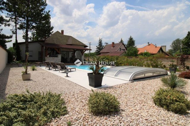 Eladó családi ház, Szatymazon 148 M Ft, 5 szobás