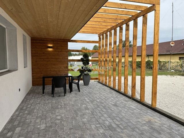 Eladó családi ház, Balatonfenyvesen 84.999 M Ft, 3 szobás