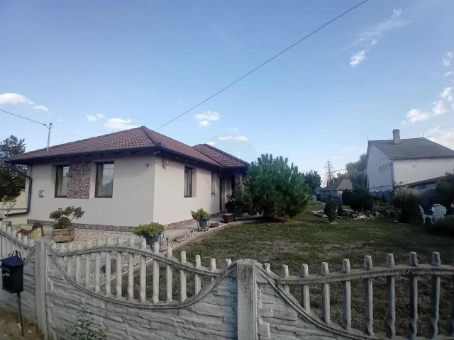 Eladó családi ház, Hatvanban 88 M Ft, 3+2 szobás