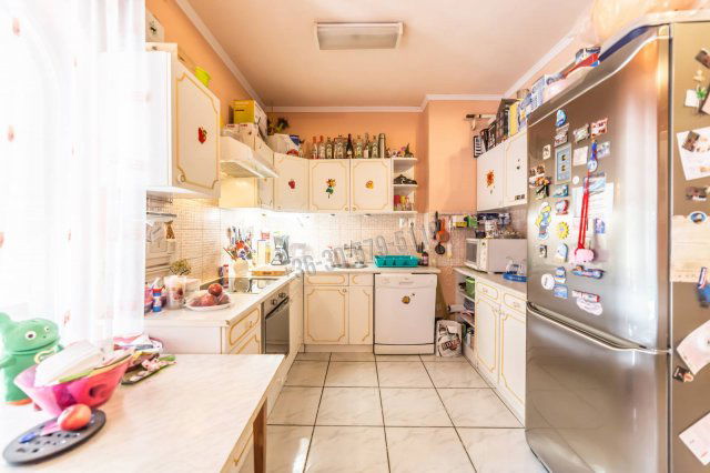 Eladó családi ház, Orosházán 23.5 M Ft, 3 szobás