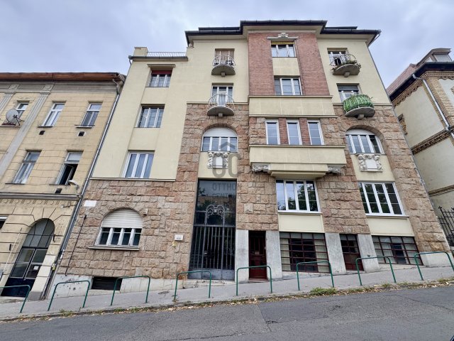 Eladó téglalakás, II. kerületben, Buday László utcában