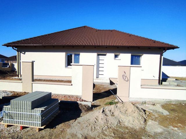 Eladó ikerház, Vácrátóton 99.9 M Ft, 4 szobás