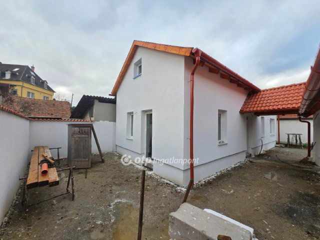 Eladó családi ház, Budakalászon 170 M Ft, 6 szobás