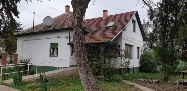 Eladó családi ház, Tiszaföldváron 42 M Ft, 4 szobás