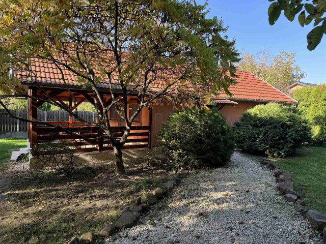 Eladó családi ház, Balatonkenesén 83.9 M Ft, 3 szobás