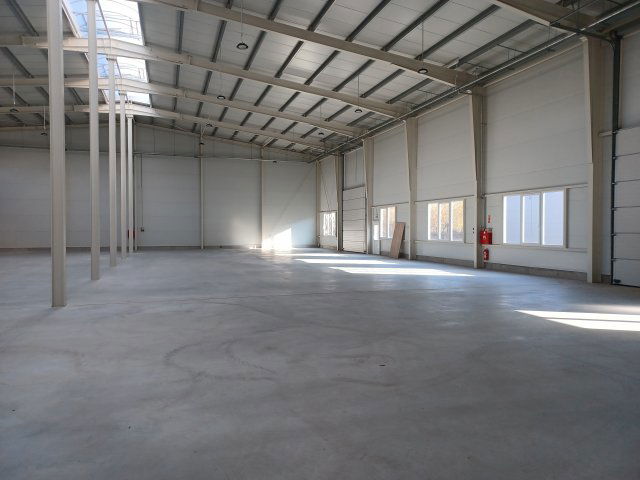 Kiadó ipari ingatlan, Győrött 2100 E Ft / hó