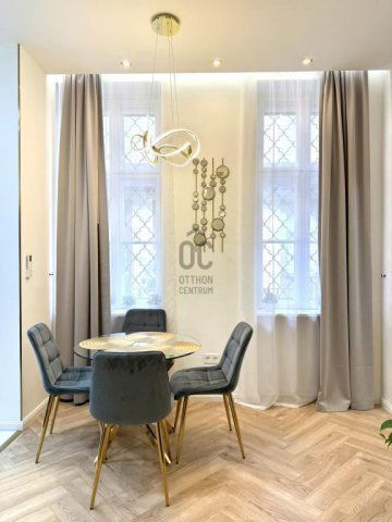 Eladó téglalakás, Budapesten, VI. kerületben 79.9 M Ft, 2 szobás