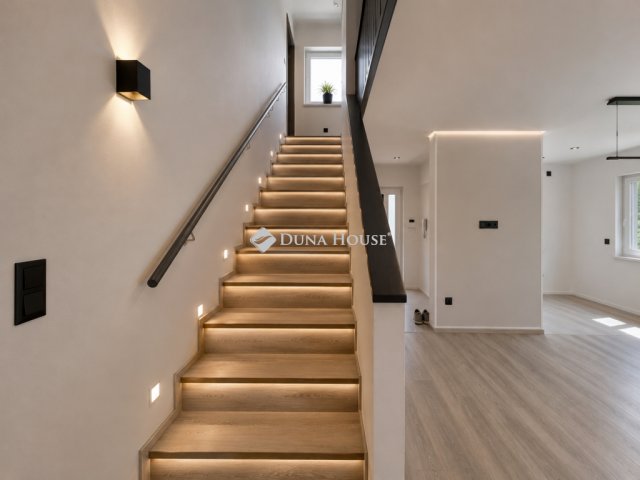 Eladó családi ház, Budapesten, XVIII. kerületben 141.99 M Ft