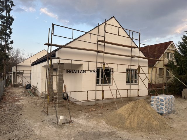 Eladó ikerház, Veresegyházon 110 M Ft, 4 szobás