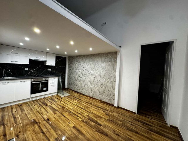 Eladó téglalakás, Budapesten, VIII. kerületben, Baross utcában