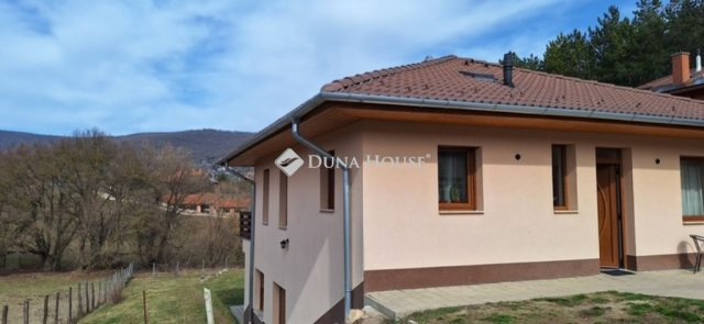 Eladó családi ház, Pilisszentkereszten 189 M Ft, 6 szobás