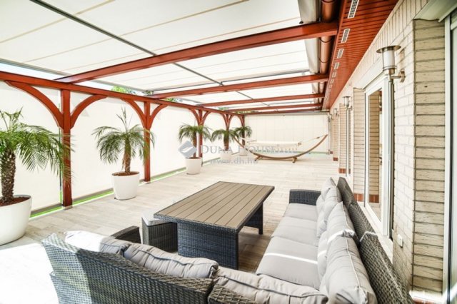 Eladó családi ház, Orosházán 1347.5 M Ft, 10 szobás