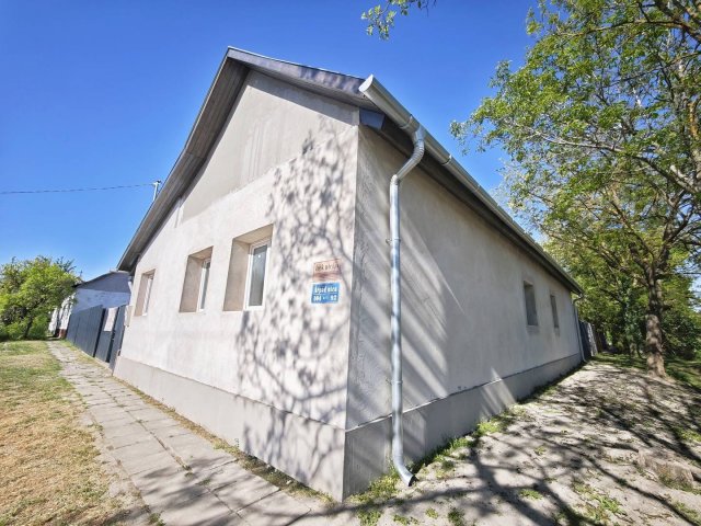 Eladó családi ház, Kübekházán 47.7 M Ft, 4 szobás