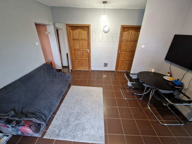 Eladó családi ház, Polgárdin 49.9 M Ft, 8 szobás