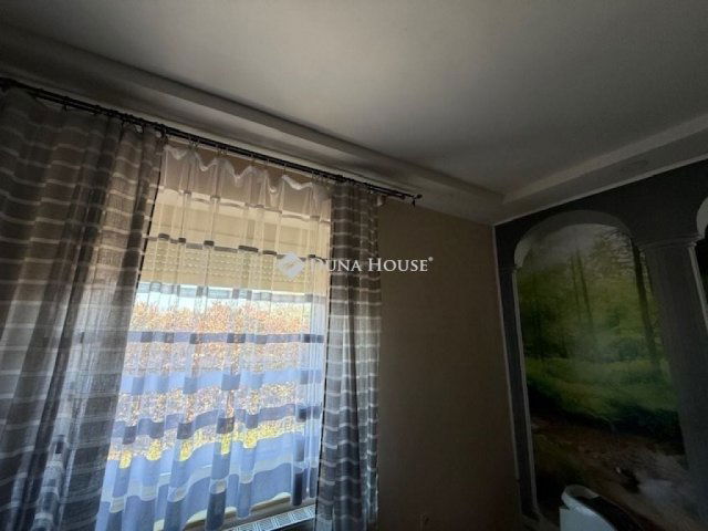 Eladó családi ház, Pécsett 95 M Ft, 2 szobás