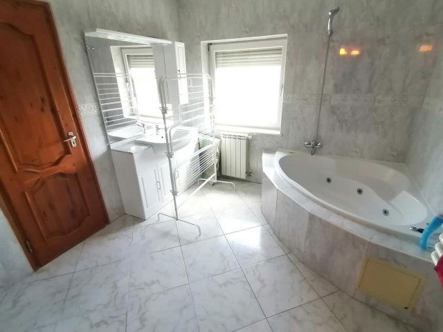 Eladó családi ház, Nyíregyházán 79.99 M Ft, 3 szobás