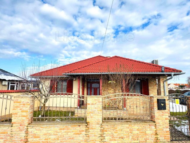 Eladó családi ház, Nyúlon 124.99 M Ft, 4 szobás