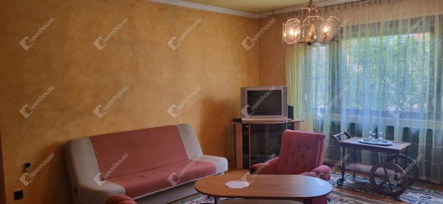 Kiadó családi ház, albérlet, Szegeden 300 E Ft / hó, 4 szobás