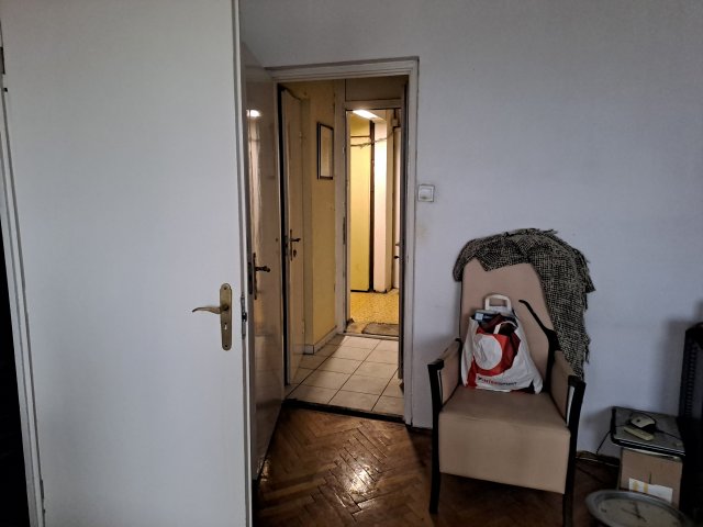 Eladó panellakás, Budapesten, XV. kerületben, Mézeskalács téren