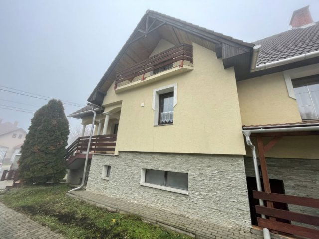 Eladó családi ház, Felsőörsön 158 M Ft, 5+1 szobás