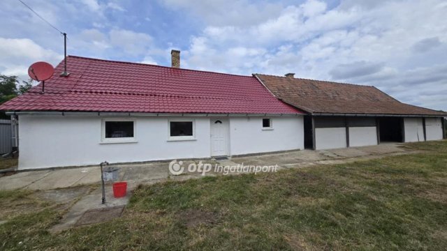 Eladó családi ház, Nádudvaron 19 M Ft, 4 szobás