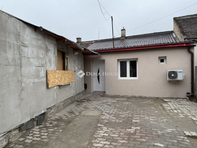 Eladó családi ház, Budapesten, XXI. kerületben 75 M Ft, 3 szobás