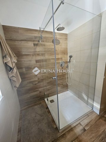 Eladó téglalakás, Gödön 84.5 M Ft, 2 szobás