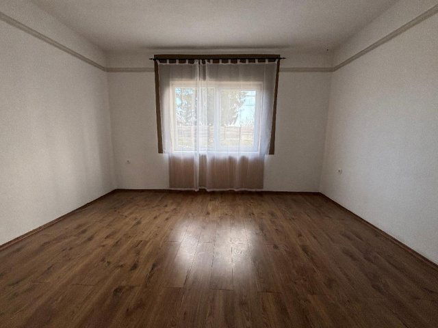 Eladó családi ház, Farkasgyepűn 36.5 M Ft, 2+1 szobás