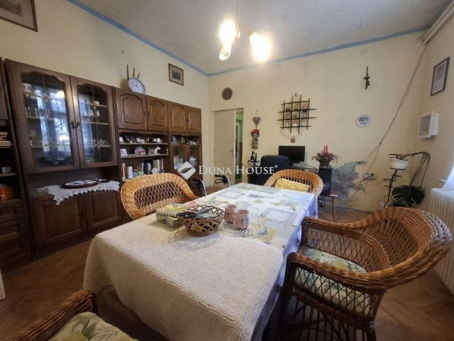 Eladó családi ház, Budapesten, XVIII. kerületben 68 M Ft