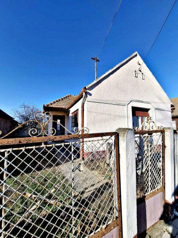 Eladó családi ház, Csomában 10.9 M Ft, 3 szobás