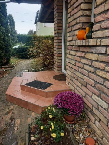 Eladó téglalakás, Keszthelyen 50 M Ft, 2 szobás