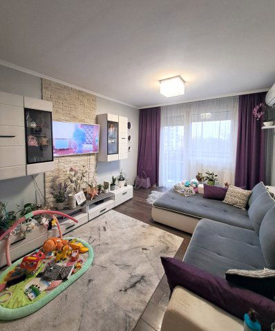 Eladó panellakás, Debrecenben 67.5 M Ft, 3 szobás