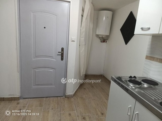 Eladó téglalakás, Budapesten, VIII. kerületben 22.5 M Ft