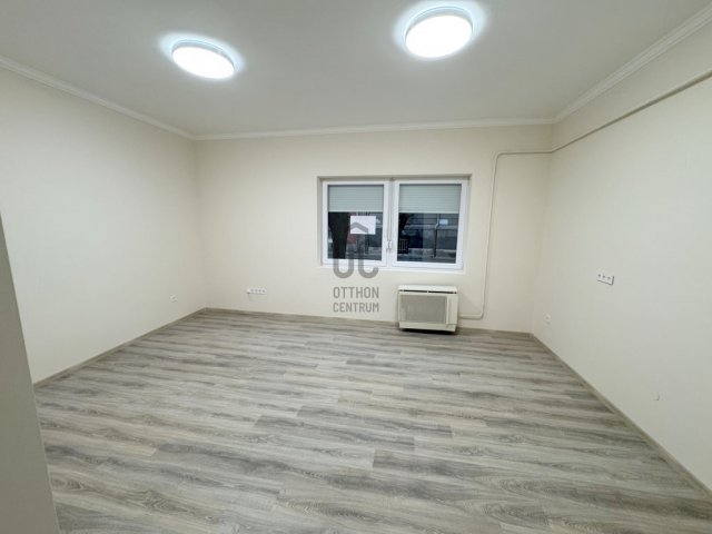 Eladó téglalakás, Cegléden 48.5 M Ft, 2 szobás