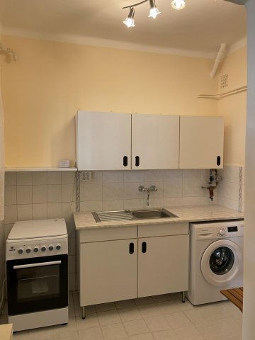 Kiadó téglalakás, albérlet, Pécsett, Páfrány utcában