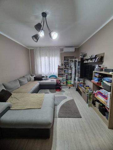 Eladó panellakás, Pécsett, Polgárszőlő utcában 50 M Ft