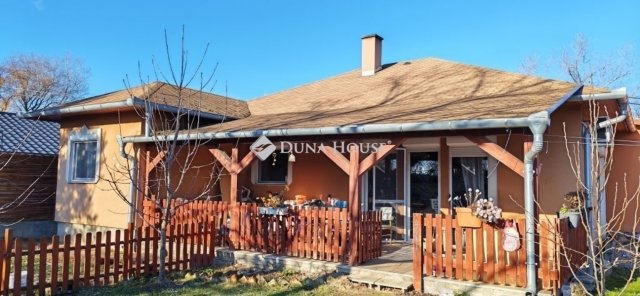 Eladó családi ház, Ráckevén 89.9 M Ft, 4 szobás