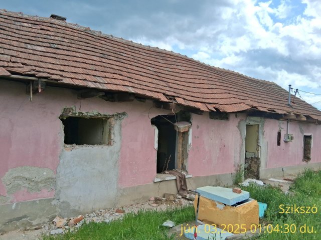 Eladó családi ház, Szikszón 0.65 M Ft, 1+1 szobás