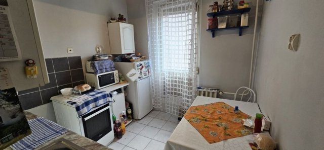 Eladó panellakás, Pécsett 42.9 M Ft, 2 szobás