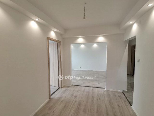 Eladó panellakás, Budapesten, IV. kerületben 76.9 M Ft