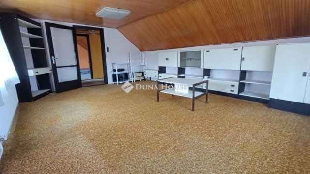 Eladó családi ház, Bólyban 51.9 M Ft, 6 szobás