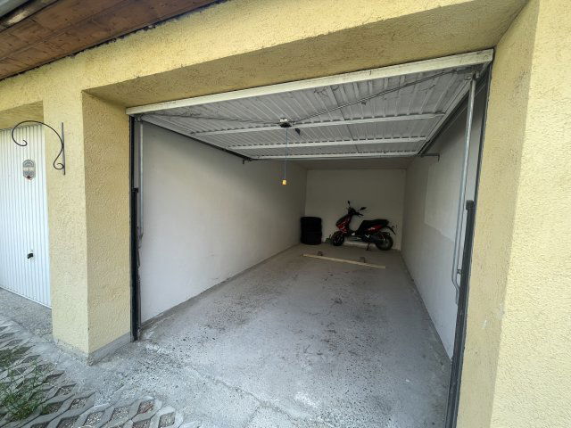 Eladó garázs, Dombóváron, Hunyadi téren 4.9 M Ft
