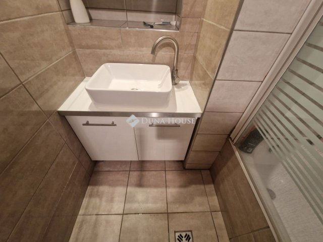 Eladó téglalakás, Budapesten, XI. kerületben 127.9 M Ft