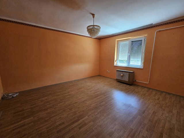 Eladó téglalakás, Pápán 19.2 M Ft, 1 szobás