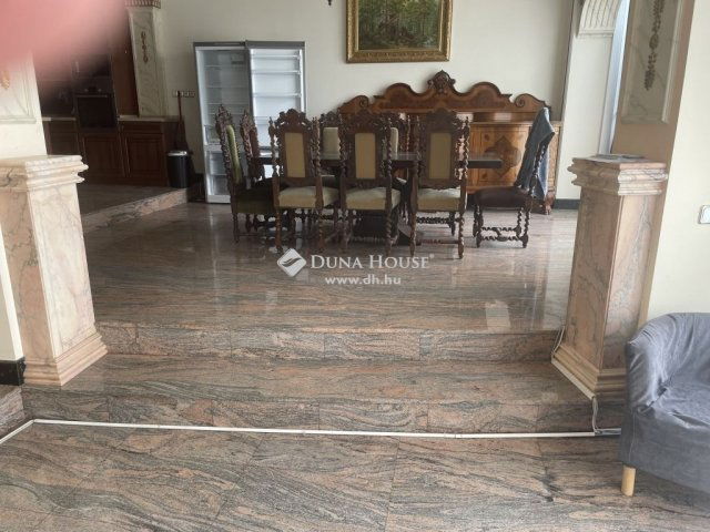 Eladó családi ház, Budakeszin 220 M Ft, 7 szobás