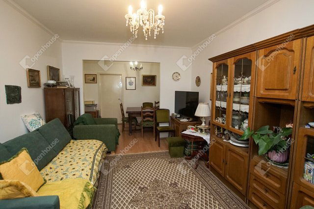 Eladó panellakás, Székesfehérvárott 57.99 M Ft, 3 szobás