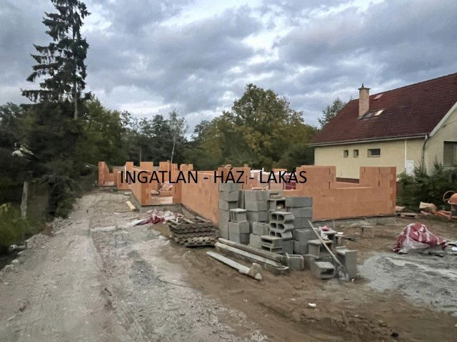 Eladó ikerház, Veresegyházon 120 M Ft, 4 szobás