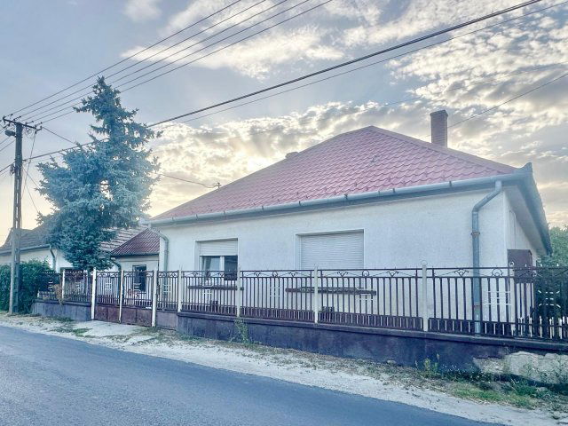 Eladó családi ház, Hernádon 39 M Ft, 3+1 szobás